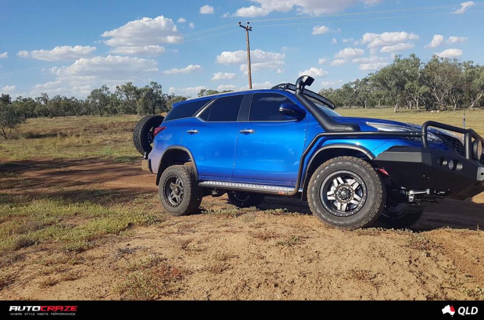 TOYOTA FORTUNER TROPHY MATTE ANTHRACITE WITH BLACK RING